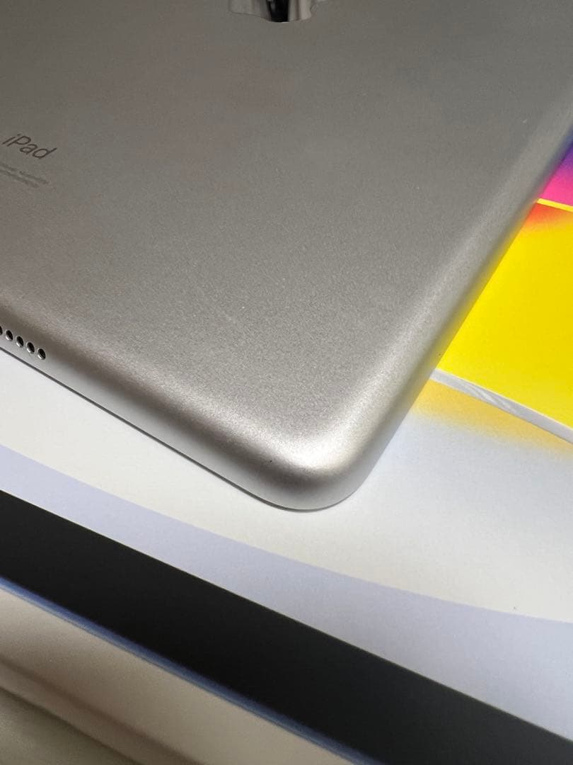 iPad (第8世代) 32GB MYLA 2J/A