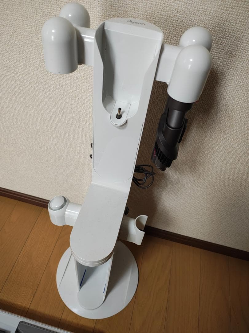 ダイソン★掃除機★V10★ＳV12★純正バッテリー新品と大差なし★スタンド付き