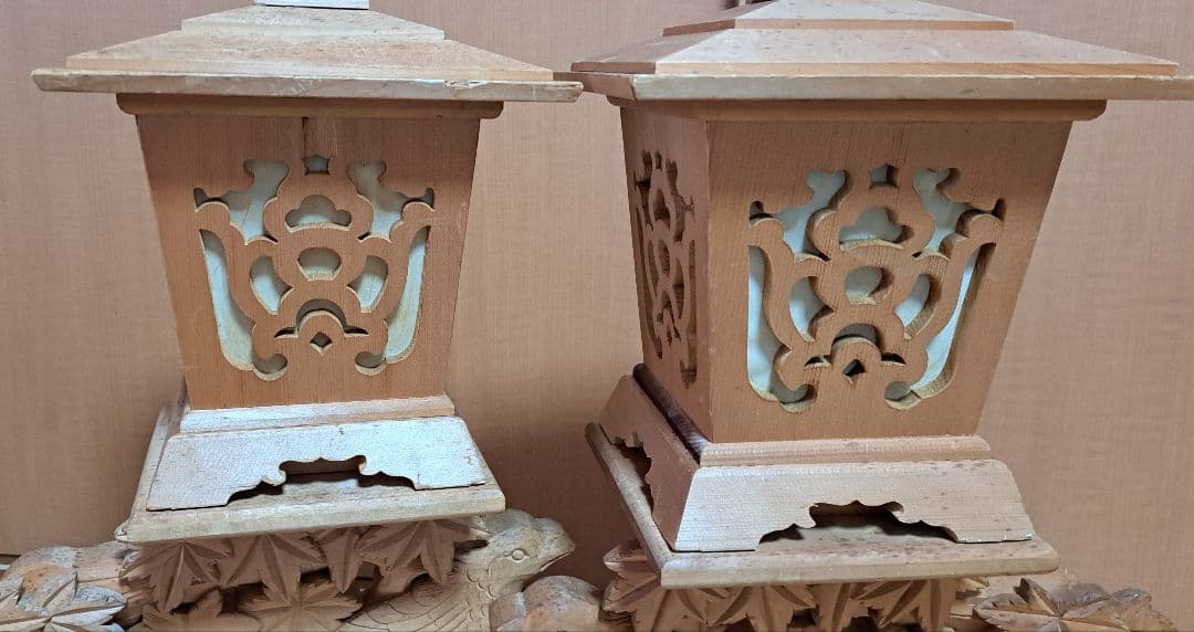 木工品 灯籠 1対 お供仏具用品　高さ約60cm