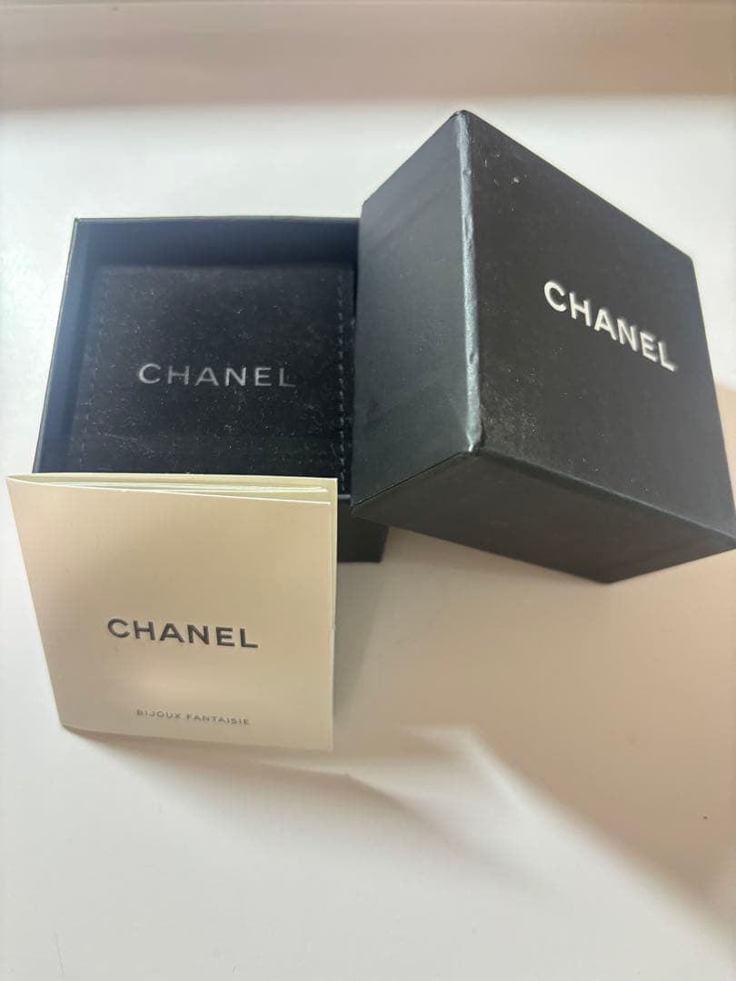 Chanel CCロゴ ゴールド ピアス(片耳用)