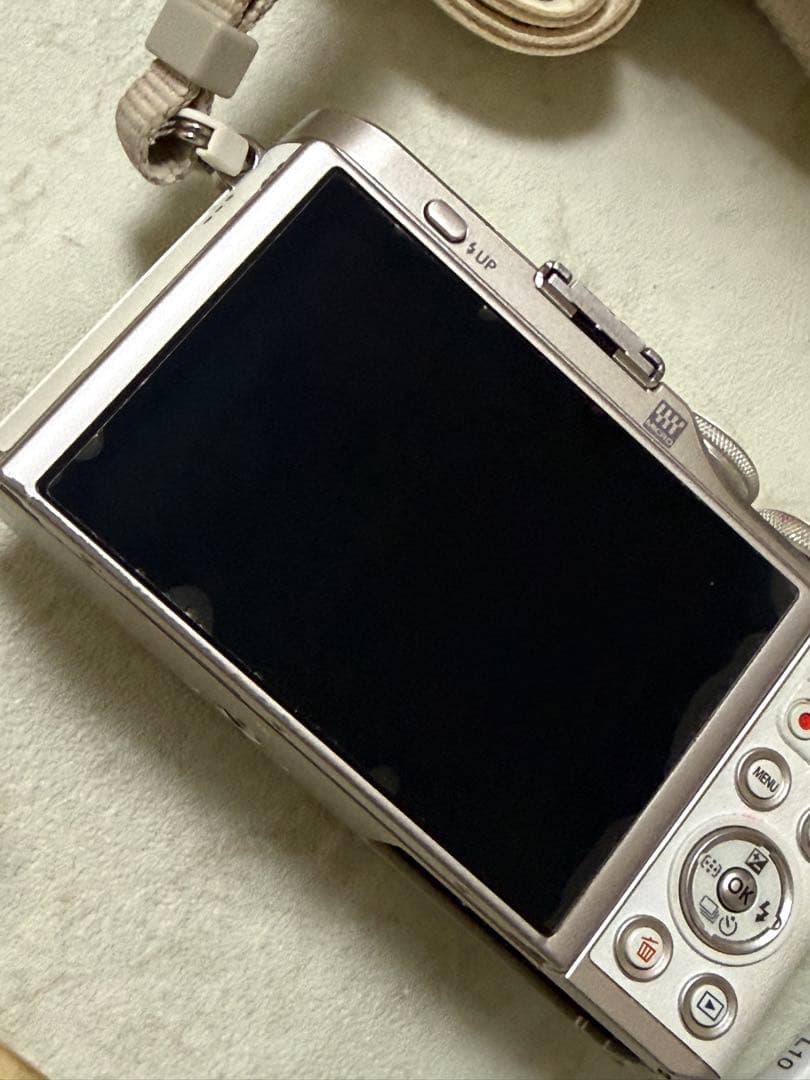 【ジャンク品】OLYMPUS PEN E-PL10 シルバー 本体ストラップ付き