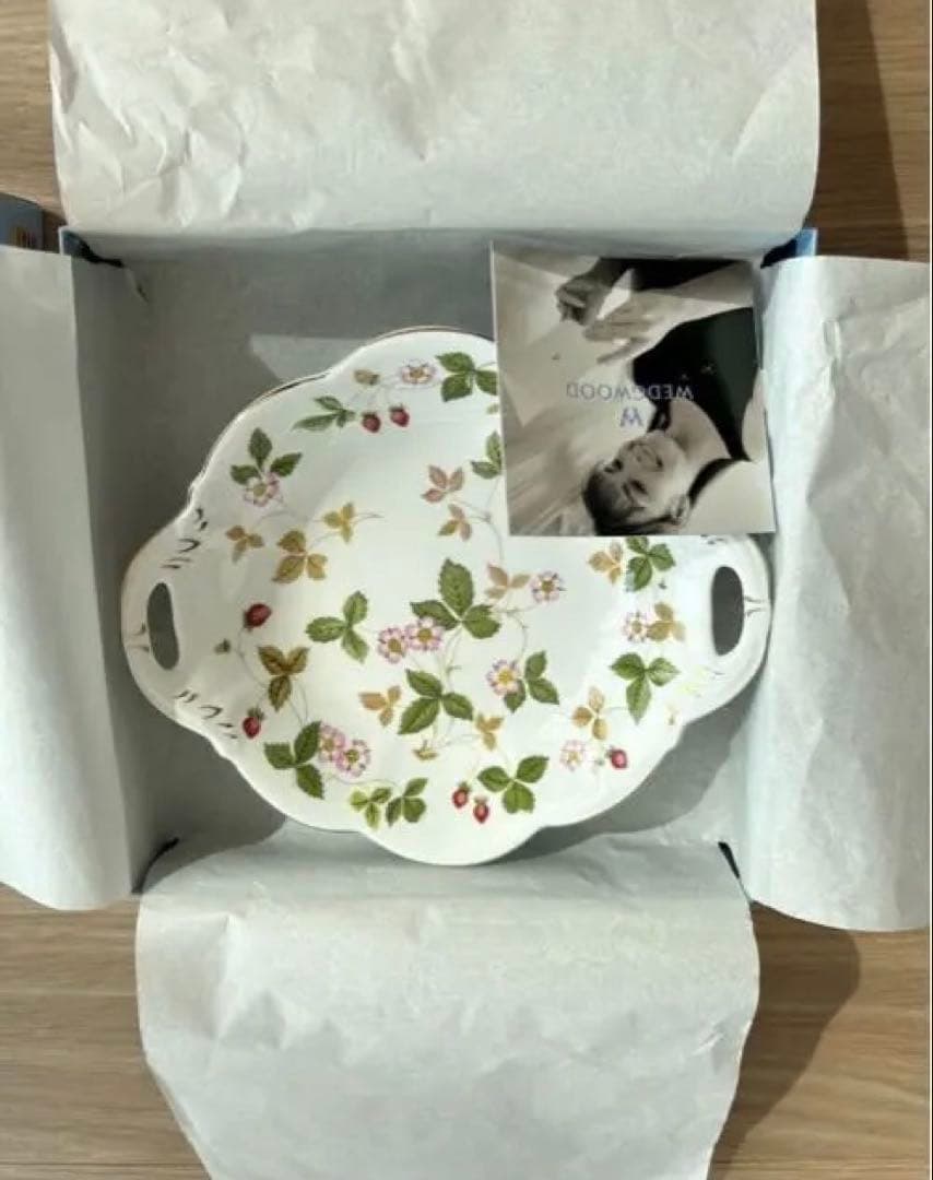 新品　 ワイルドストロベリー　ウィンザートレイ　箱付き