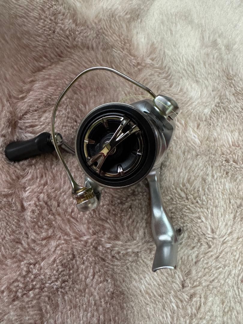 SHIMANO STRADIC 1000S スピニングリール