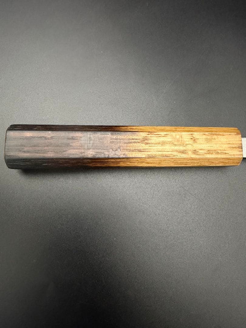 日本製　青紙スーパー鋼割り込み筋引き包丁240mm 樫木八角柄　柳刃包丁