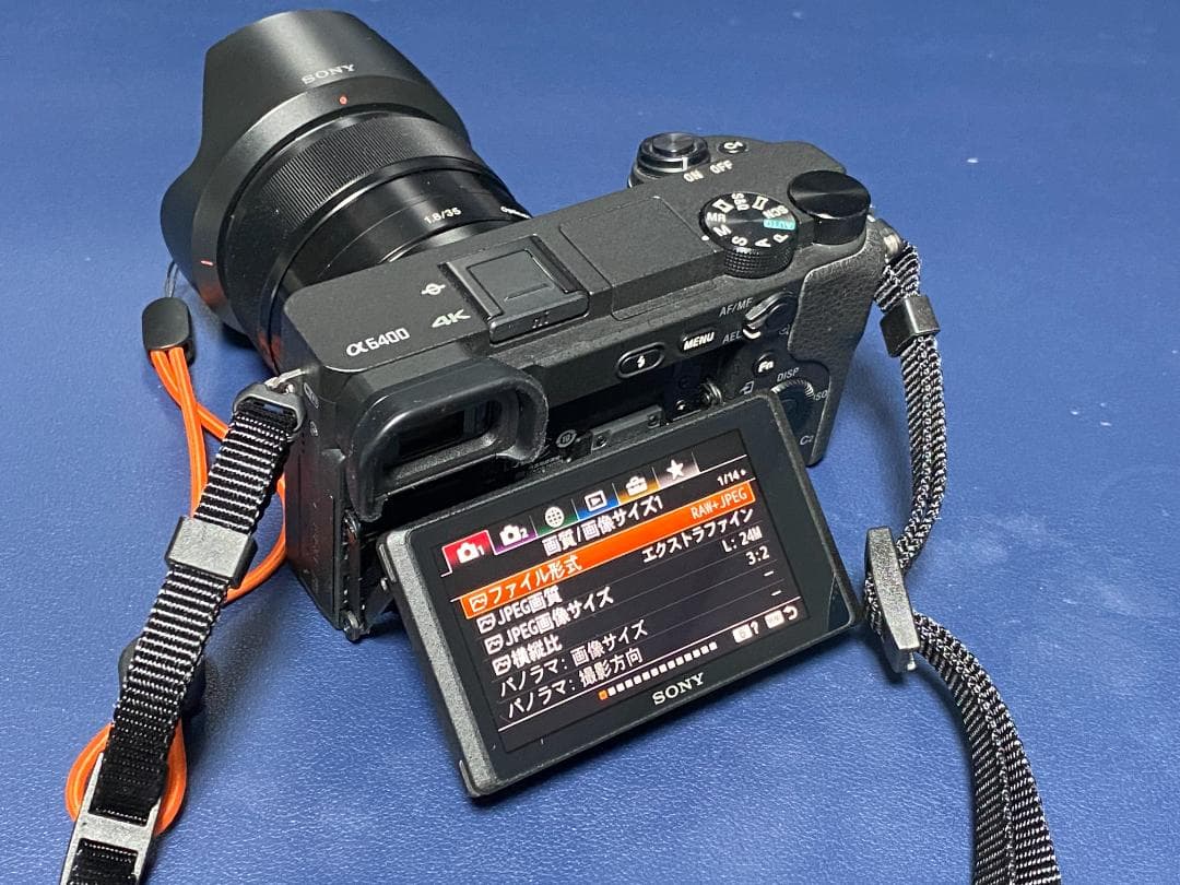 【週末限定価格】SONY α6400＋E35mm F1.8セット　ミラーレス一眼