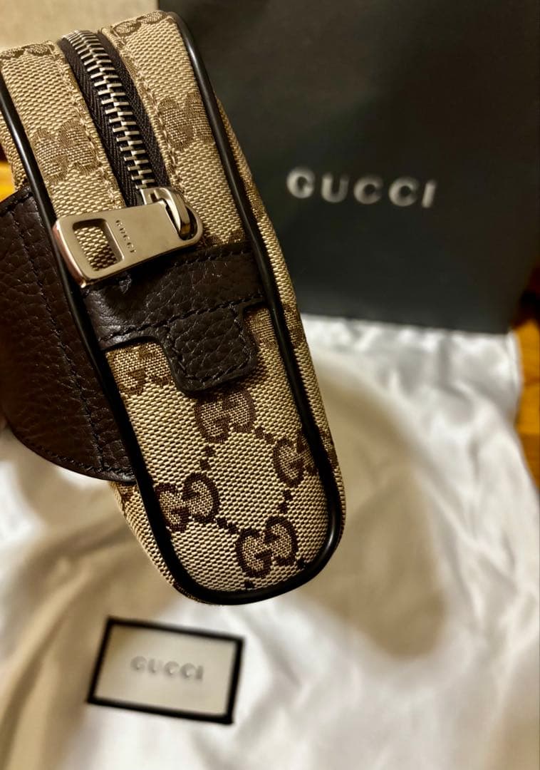 GUCCI ショルダーバッグ　ボディバッグ