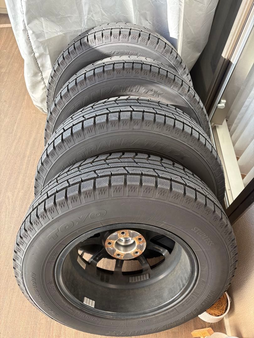 2024年製　美品　トランパス TX ウィンタータイヤ 215/70R16