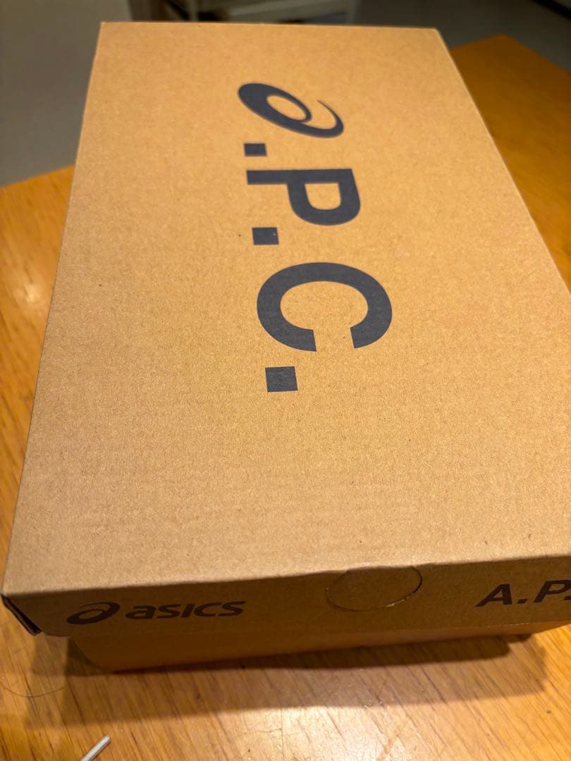 ASICS A.P.C. コラボ　GEL-RESOLUTION X 25.0