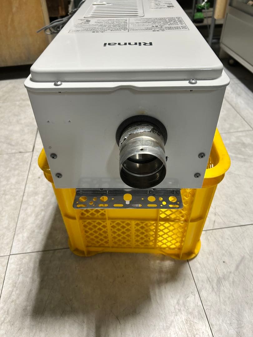 リンナイRF-111SWF 給湯器　室内吸排タイプ　2023年式　リモコン付