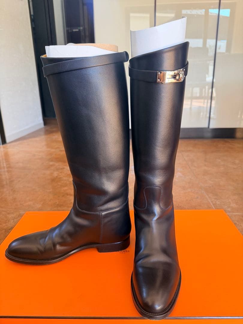 HERMES 黒 レザーブーツ 金具付き