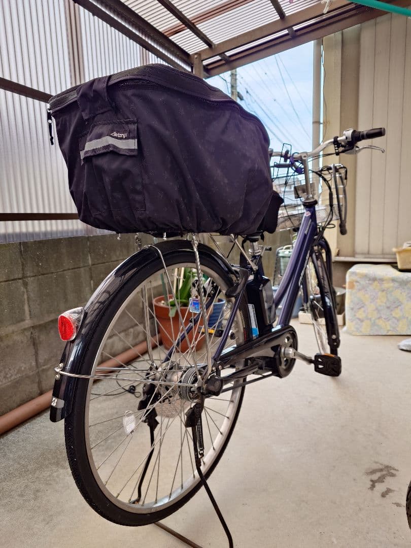 ブリヂストンアルベルトe26型3段変速、ネイビー 充電式ライト付き