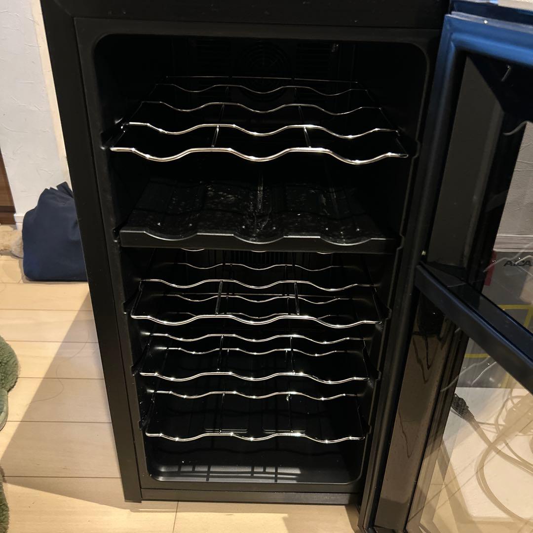 IRIS OHYAMA ワインセラー 18本収納　黒色 5℃設定