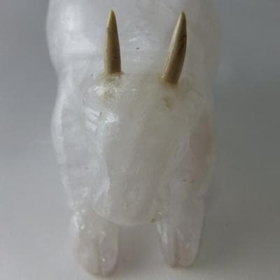 ヒマラヤ水晶　彫刻品　雄牛