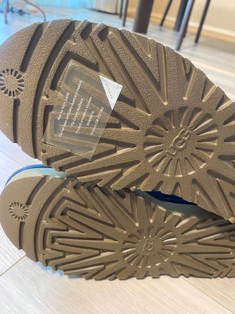 お値下げしました‼️UGG リボンムートンブーツ / ネイビー系