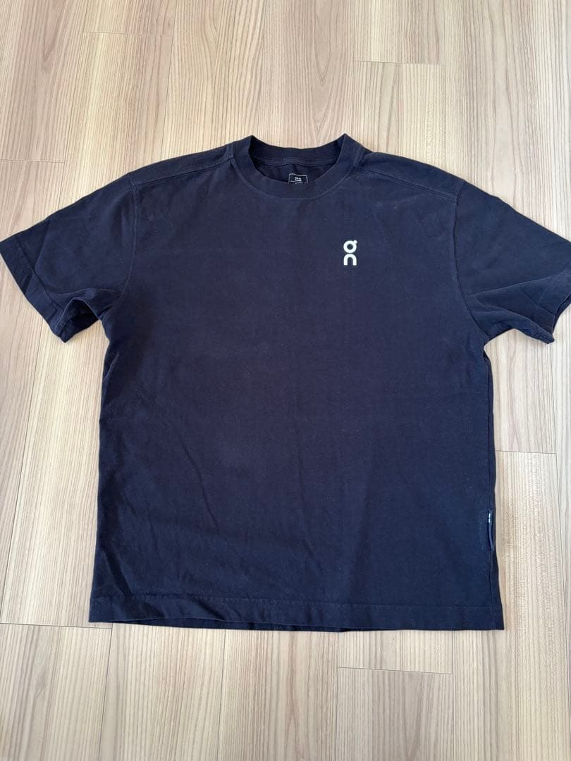 on Club T 白黒セット販売 Sサイズ