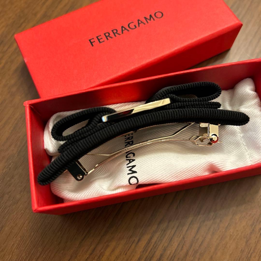 FERRAGAMO ブラック バレッタ