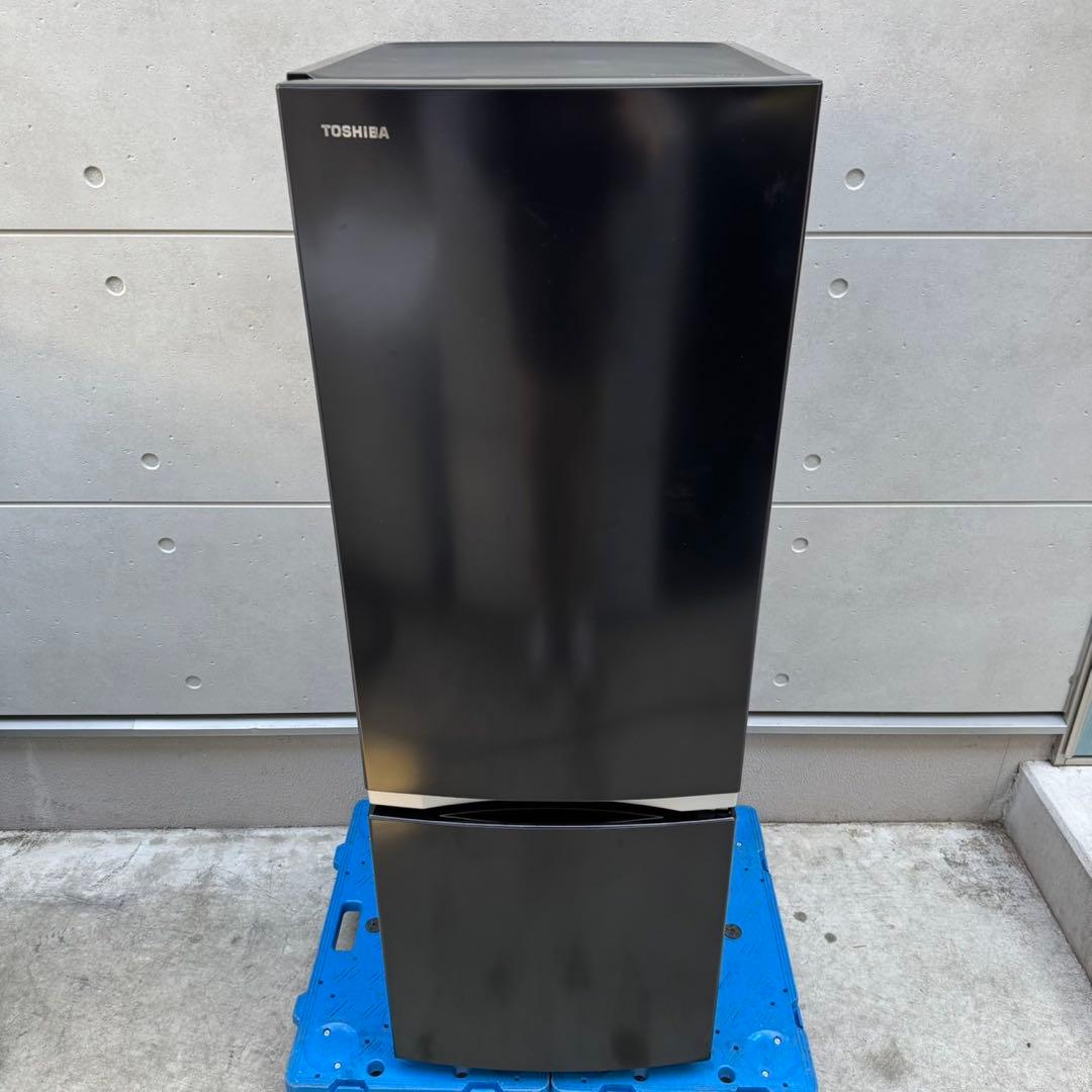 153⭐️2021年製美品★東芝　冷蔵庫　大型　ブラック　黒　一人暮らし