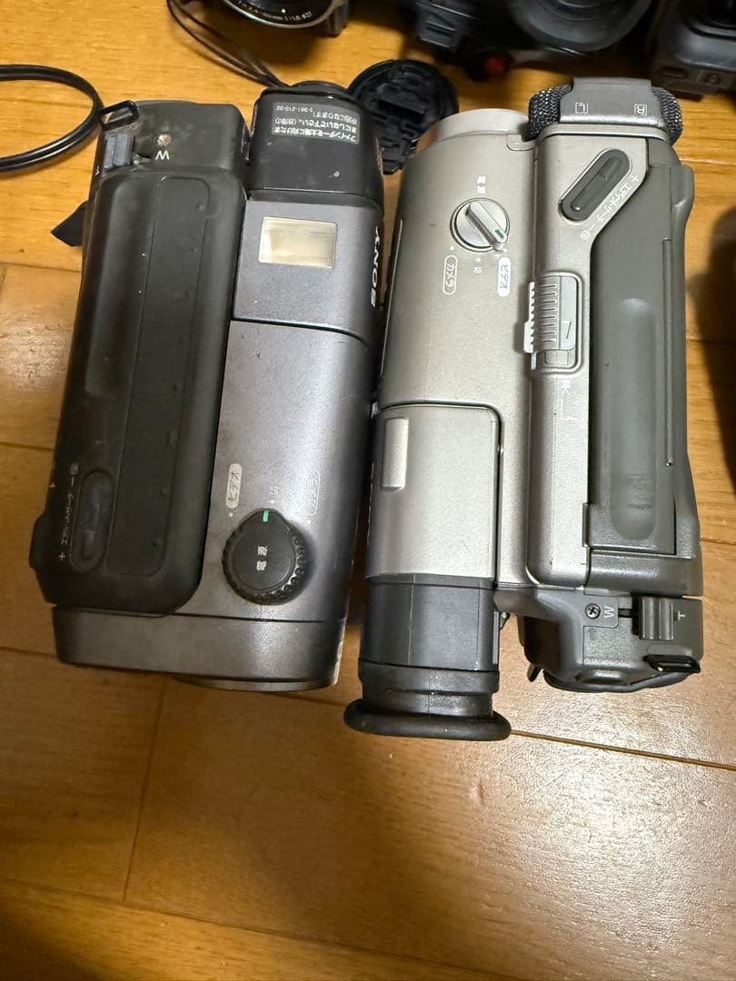 SONY-Victor Everio HDDビデオカメラ 赤 13台ジャンク品