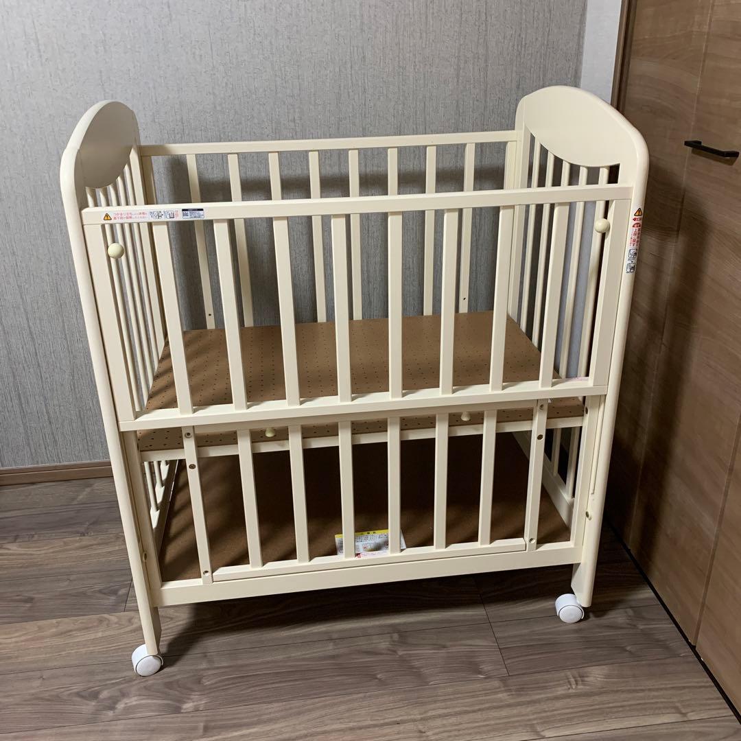 カトージ　ベビーベッド　ハイタイプ　ホワイト