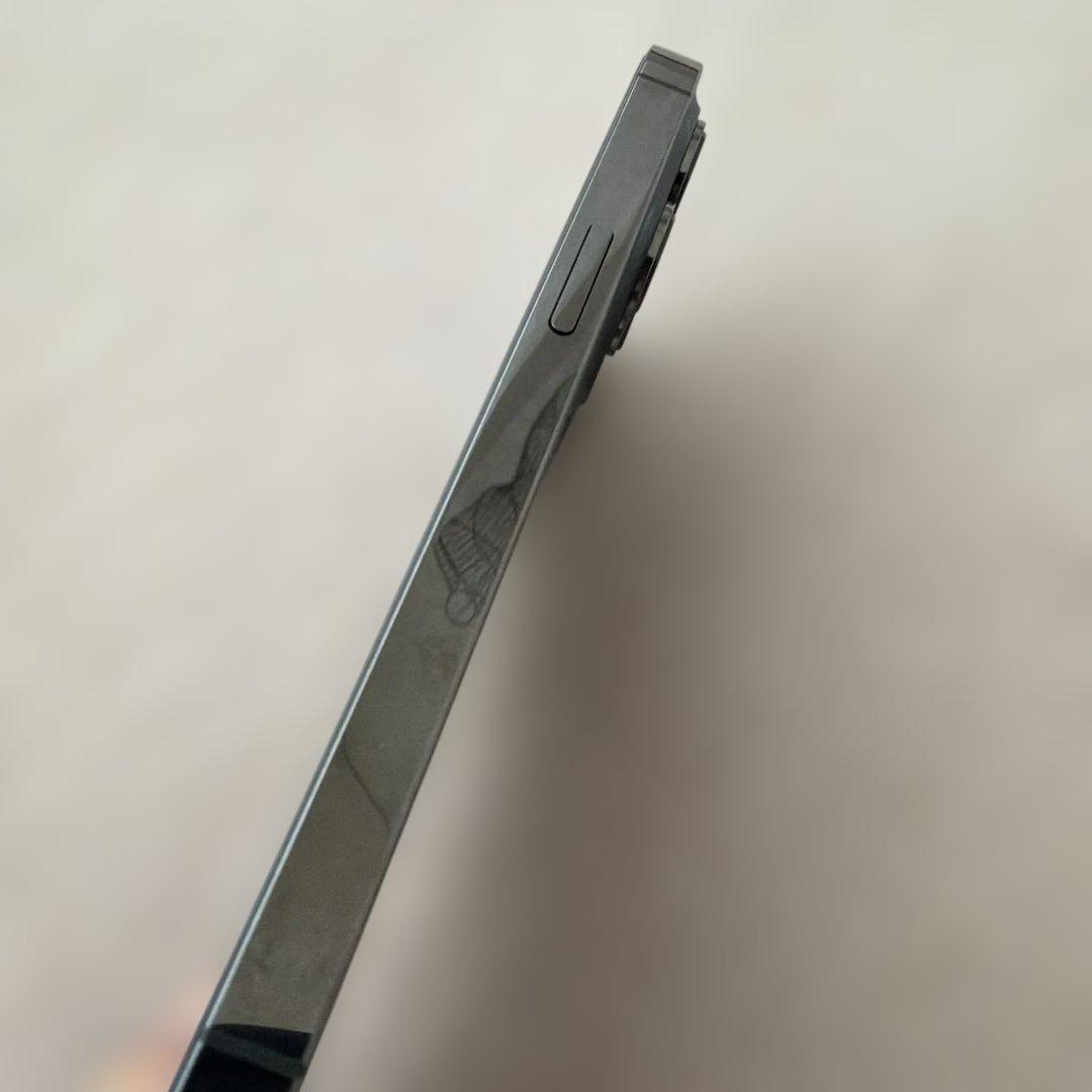 Apple iPhone 13 Pro 本体