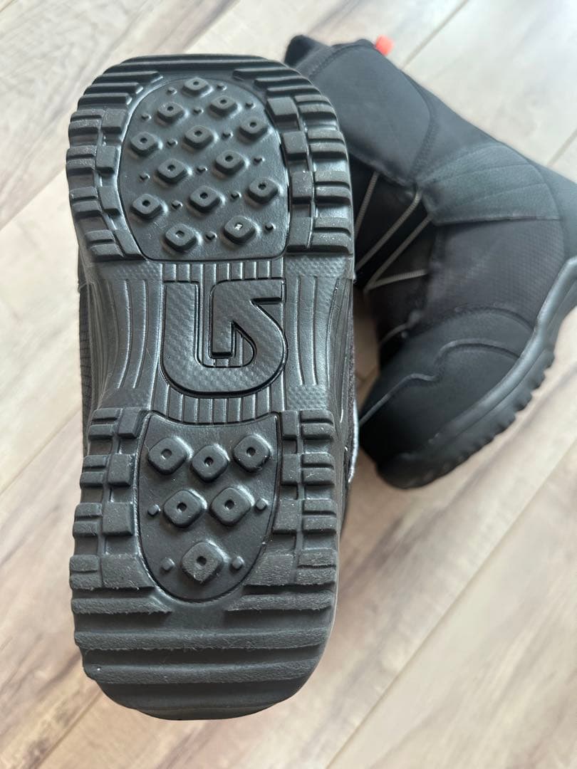 ブラック スノーボードブーツ 子ども用