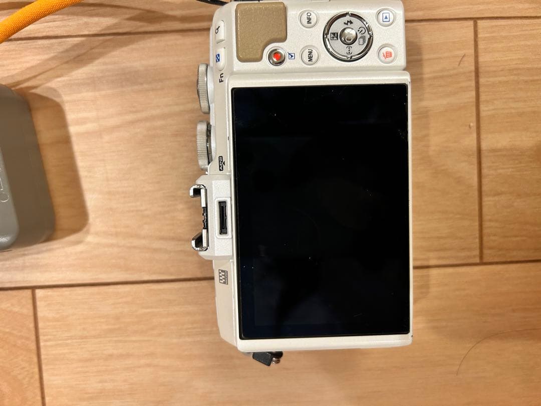 OLYMPUS PEN E-PL7 レンズキット ミラーレス一眼