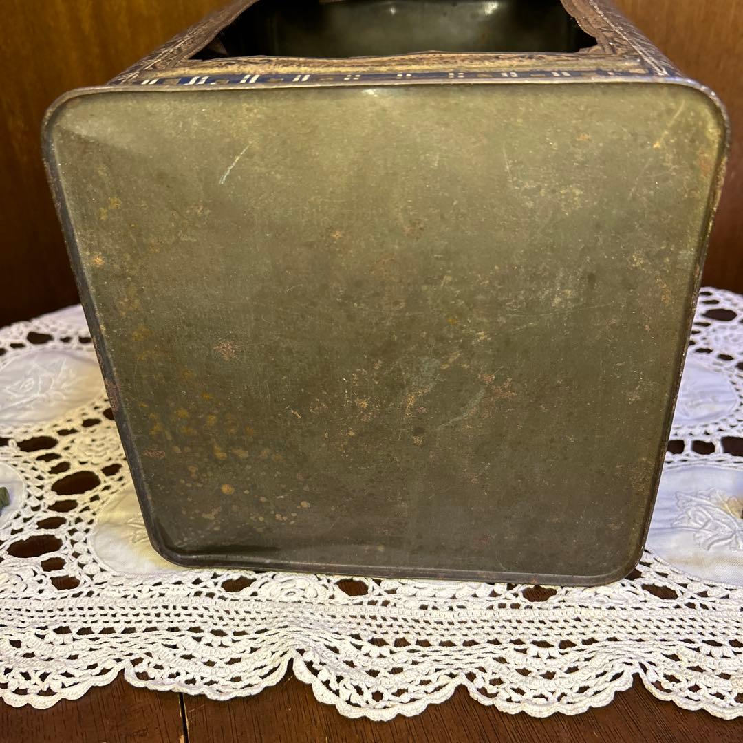 稀少ヴィンテージガラス窓付きブリキ缶 クリスマス 聖フランシスコ/ツリーと動物