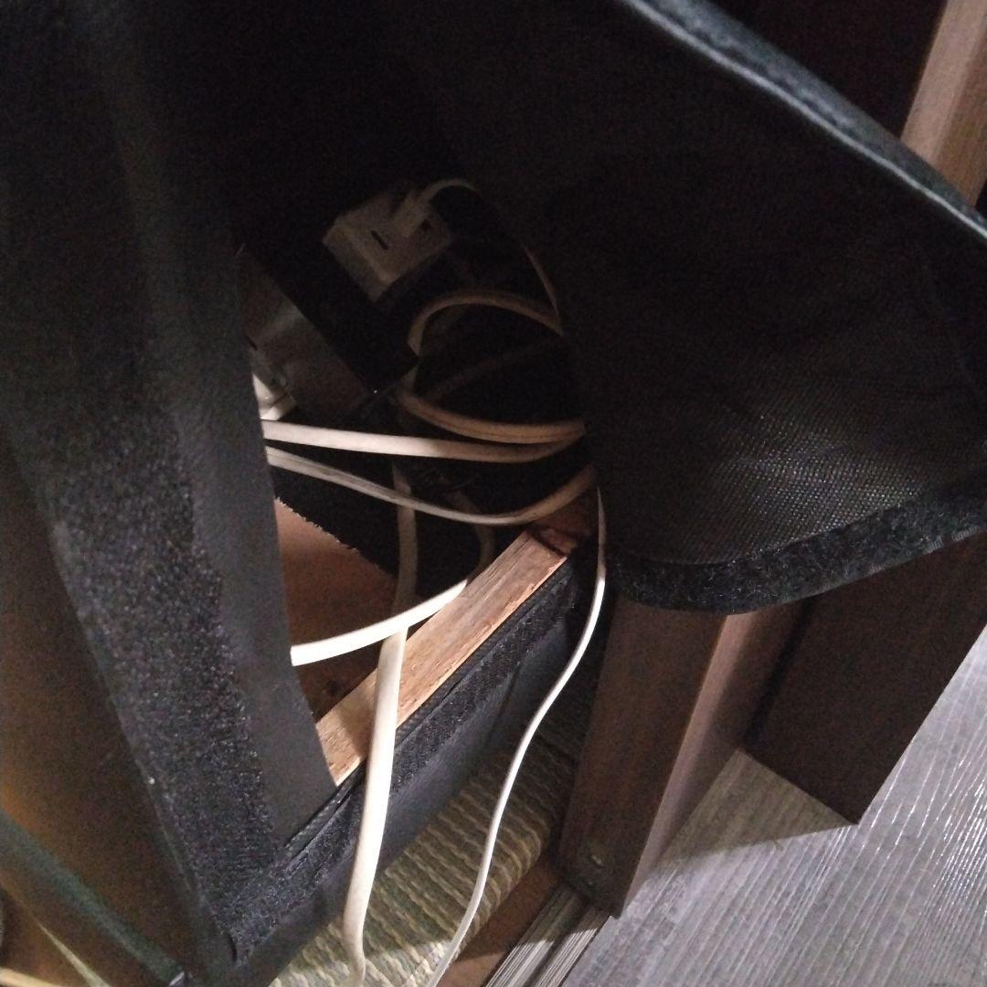 リクライニング機能付きモダンデザインローベッド/ブラック