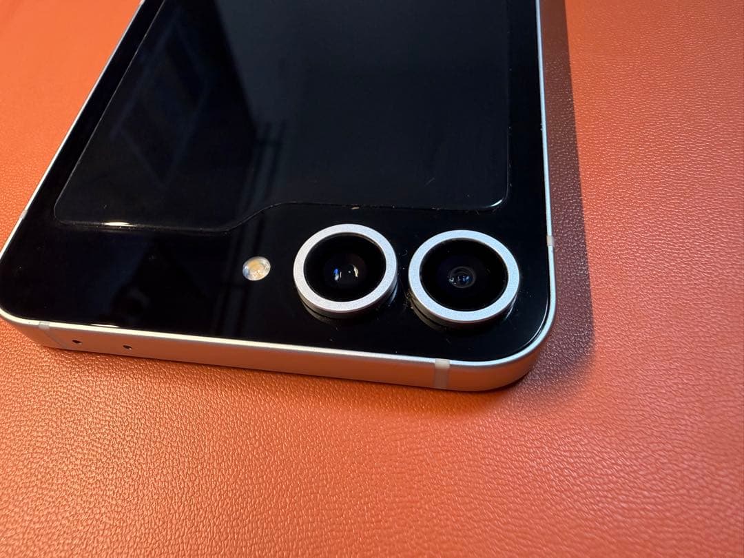 Galaxy Z Flip6 ホワイト 256GB【極美品・バッテリー100%】