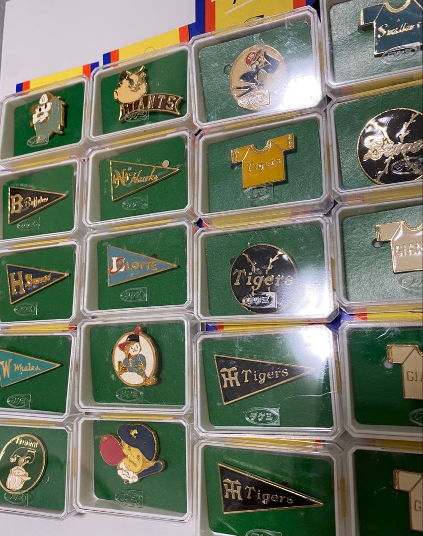 タケミ　セ・パ　12球団野球バッチ　1970年代