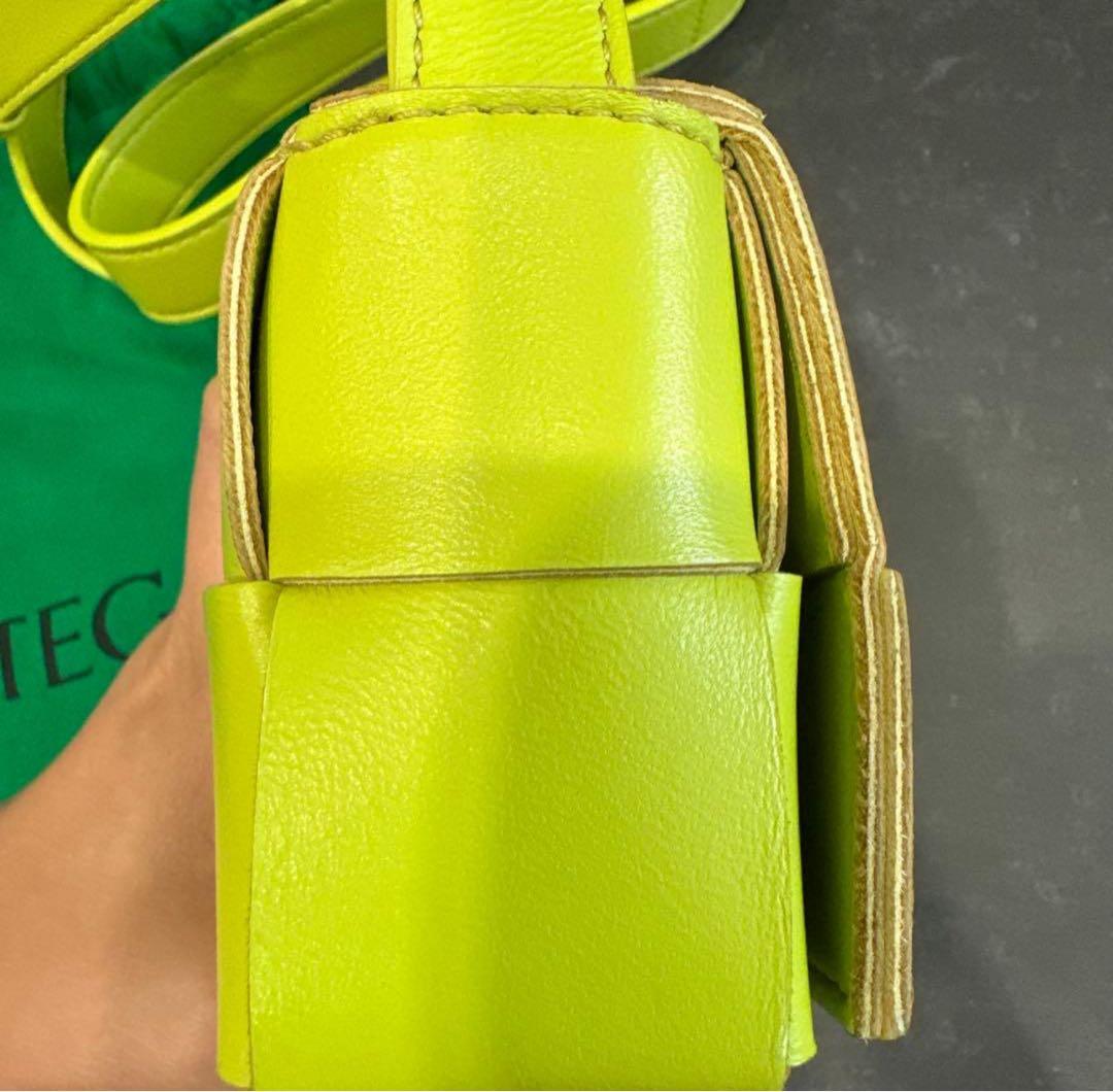 Bottega Veneta風　ネオンイエロー ショルダーバッグ