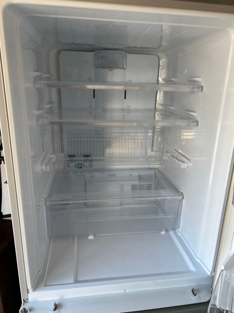 シャープ　冷蔵庫　３ドア