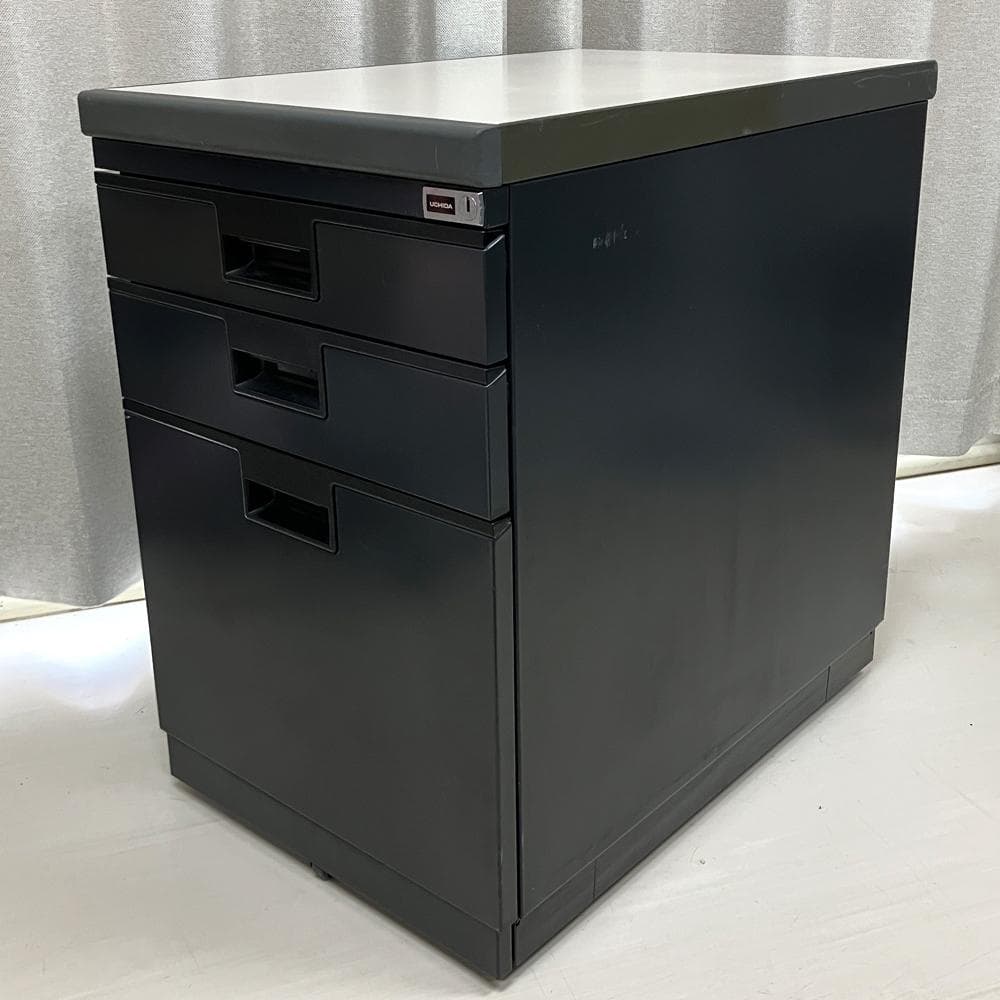 #2774-4　UDHIDA　スチールワゴン　サイドワゴン　デスクワゴン　鍵あり