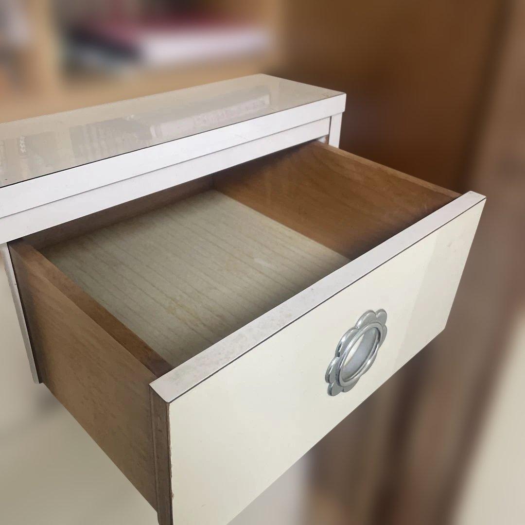 (出品2026/3月上旬迄)レトロ花型の引手 木製タンス