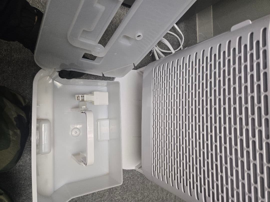 22年製　アイリスオーヤマ　IJDC-K80-W サーキュレーター衣類乾燥除湿機