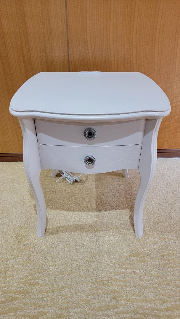 【美品】カンティーニュ　ナイトテーブル（フットライト付き）