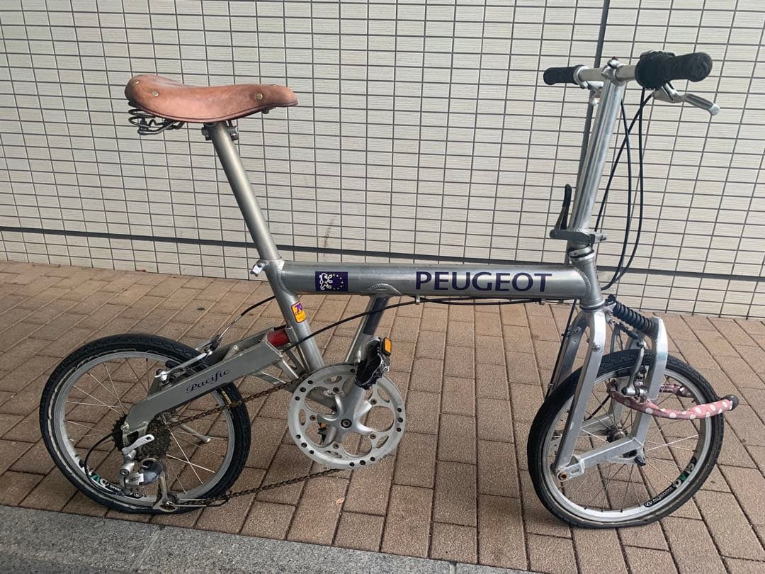 PEUGEOTパシフィックシルバー