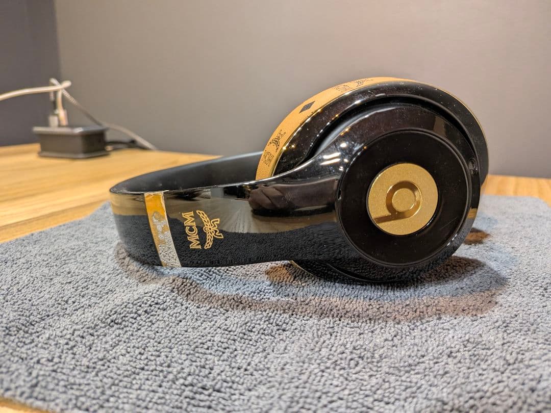 ※ポーチメイン出品 【MCMコラボ 】BeatsStudio　ヘッドフォンポーチ