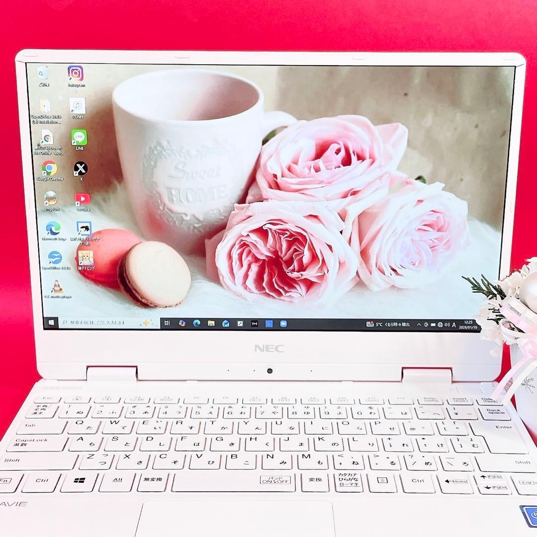 バッテリー良好❣️小型軽量✨️薄型ノートパソコン✨️可愛い白✨️サクサク動くSSDカメラ