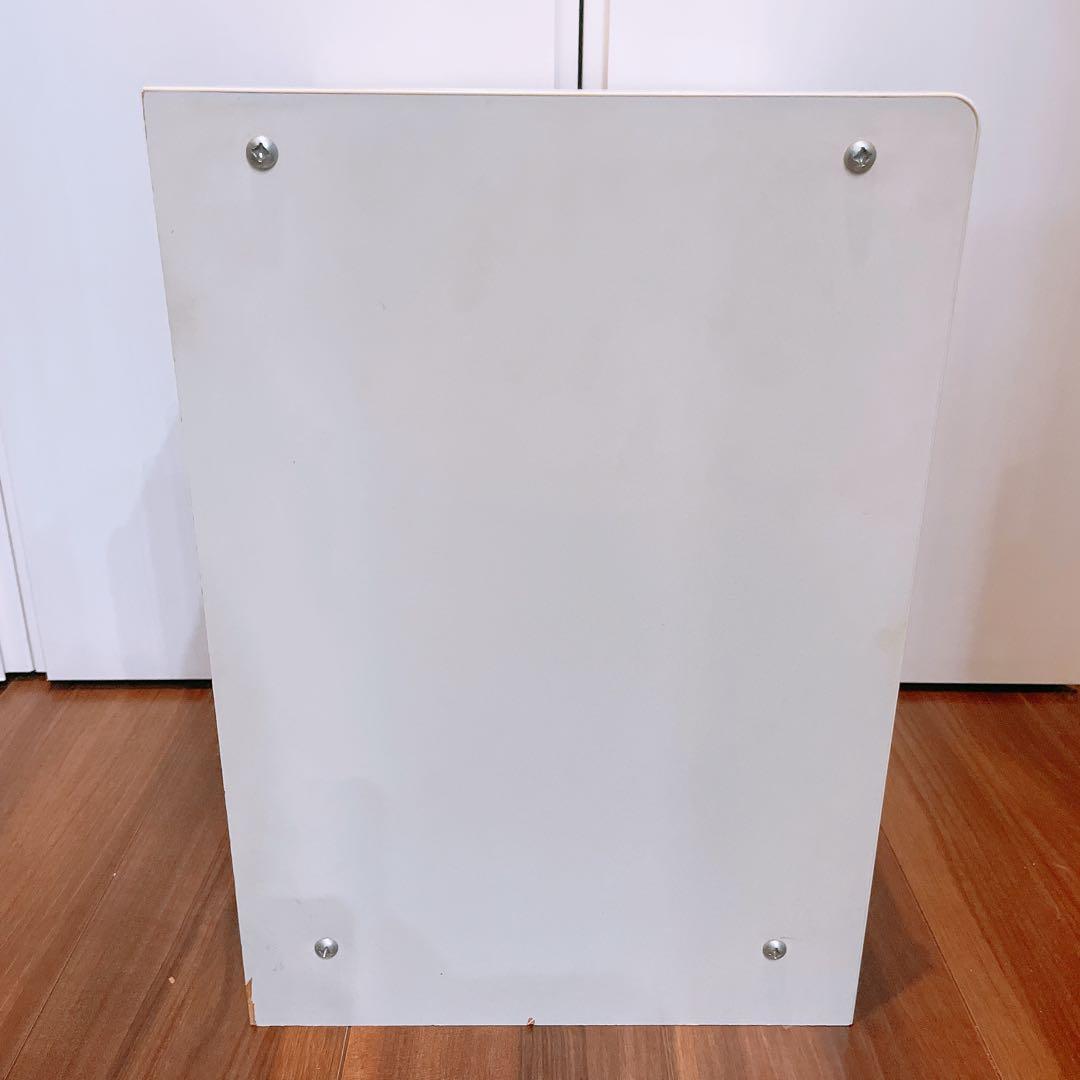 昭和レトロ　ポップなカラーの小棚