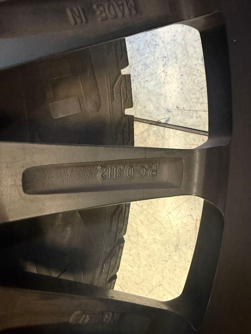 メルセデスベンツ GLB スタッドレスタイヤセット　235/55R18 バリ溝