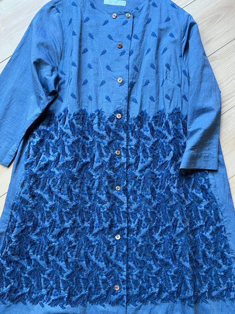 オシャレ　オススメ　ワンピース　シャツワンピース　刺繍　模様　個性