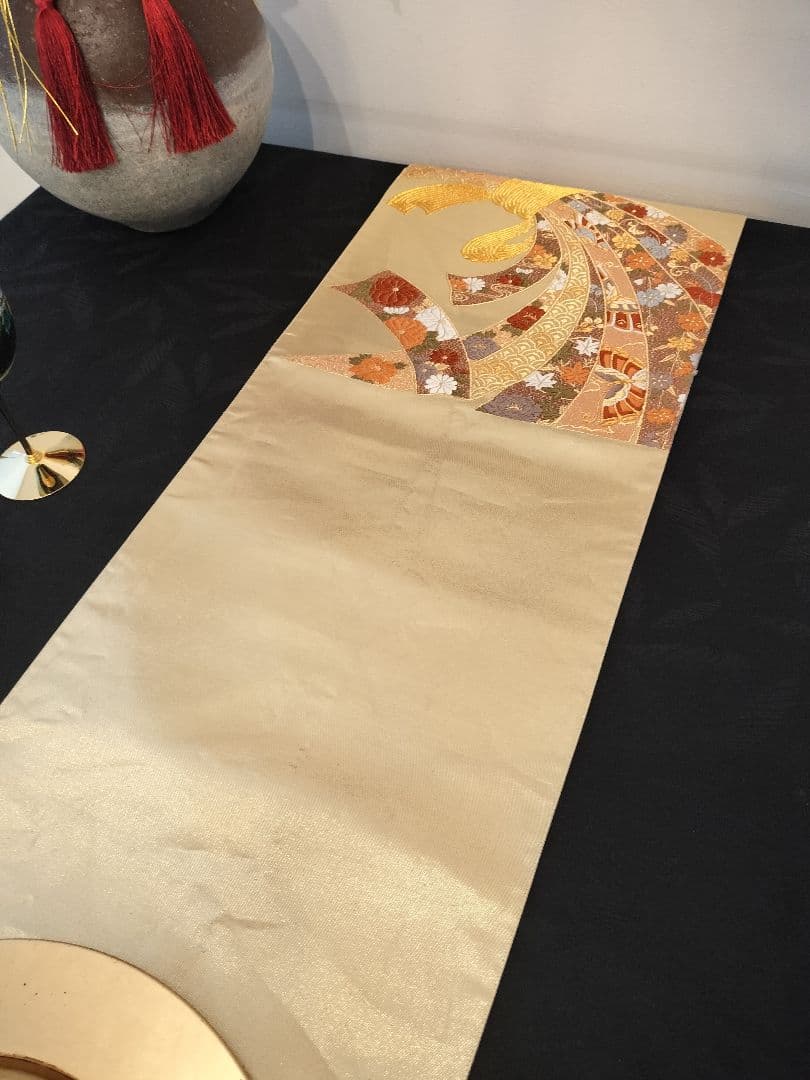 A929逸品‼️全通箔‼️組紐リボン‼️ひな祭り‼️テーブルランナー2m24cm