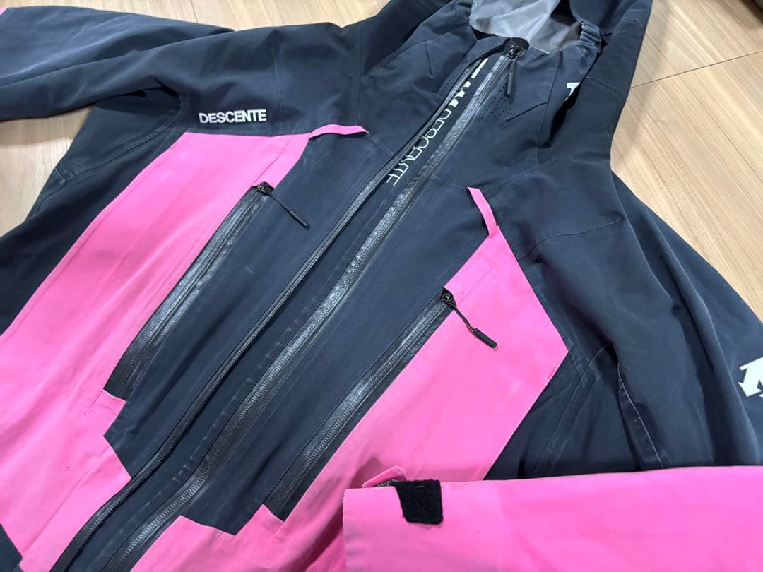 ★22年モデル★お洒落　非売品　選手用　デサントメイト　スキーウエア 上下　デモ