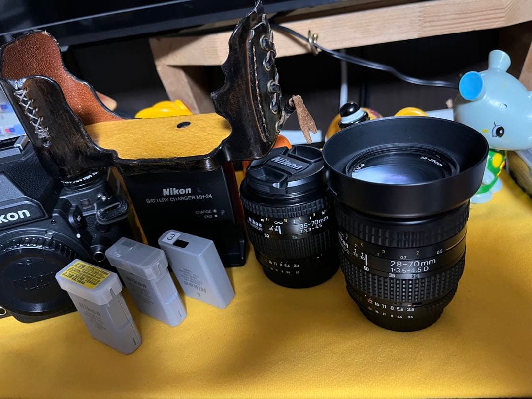 Nikon Df デジタル一眼レフカメラ　ショット数4300回前後バッテリー3