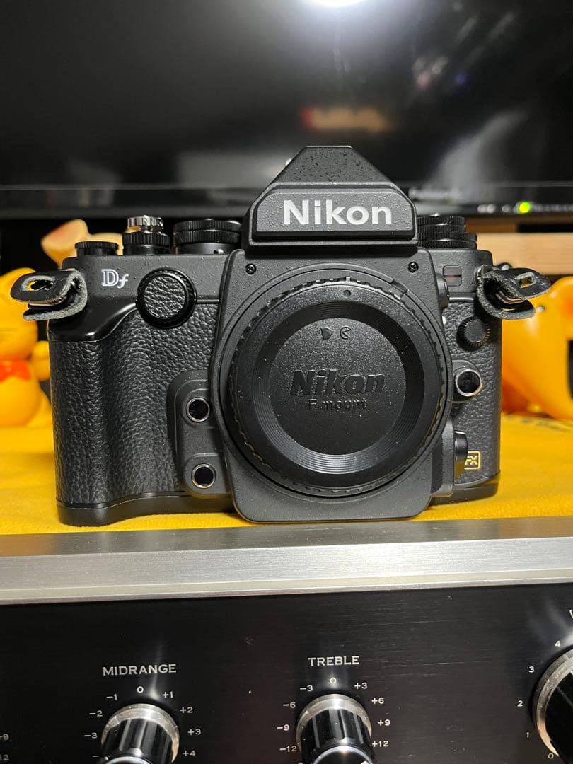 Nikon Df デジタル一眼レフカメラ　ショット数4300回前後バッテリー3