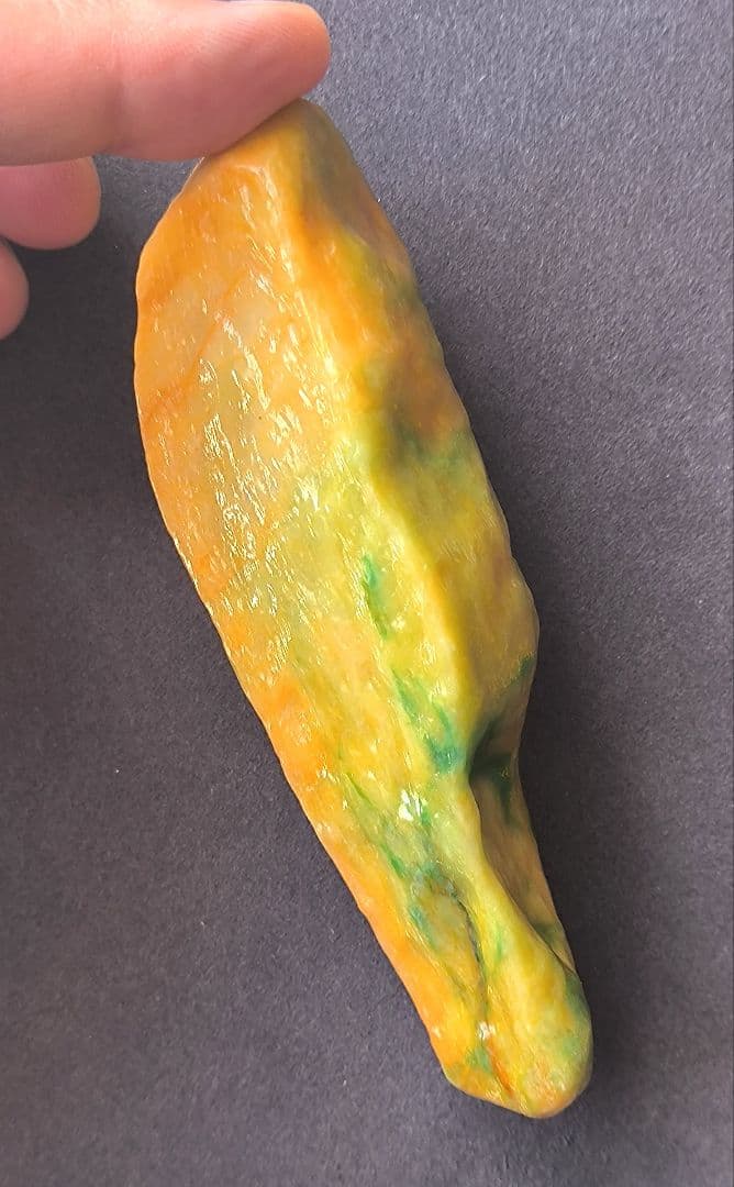 【極上】ミャンマー産黄翡翠のルース(186ｇ)