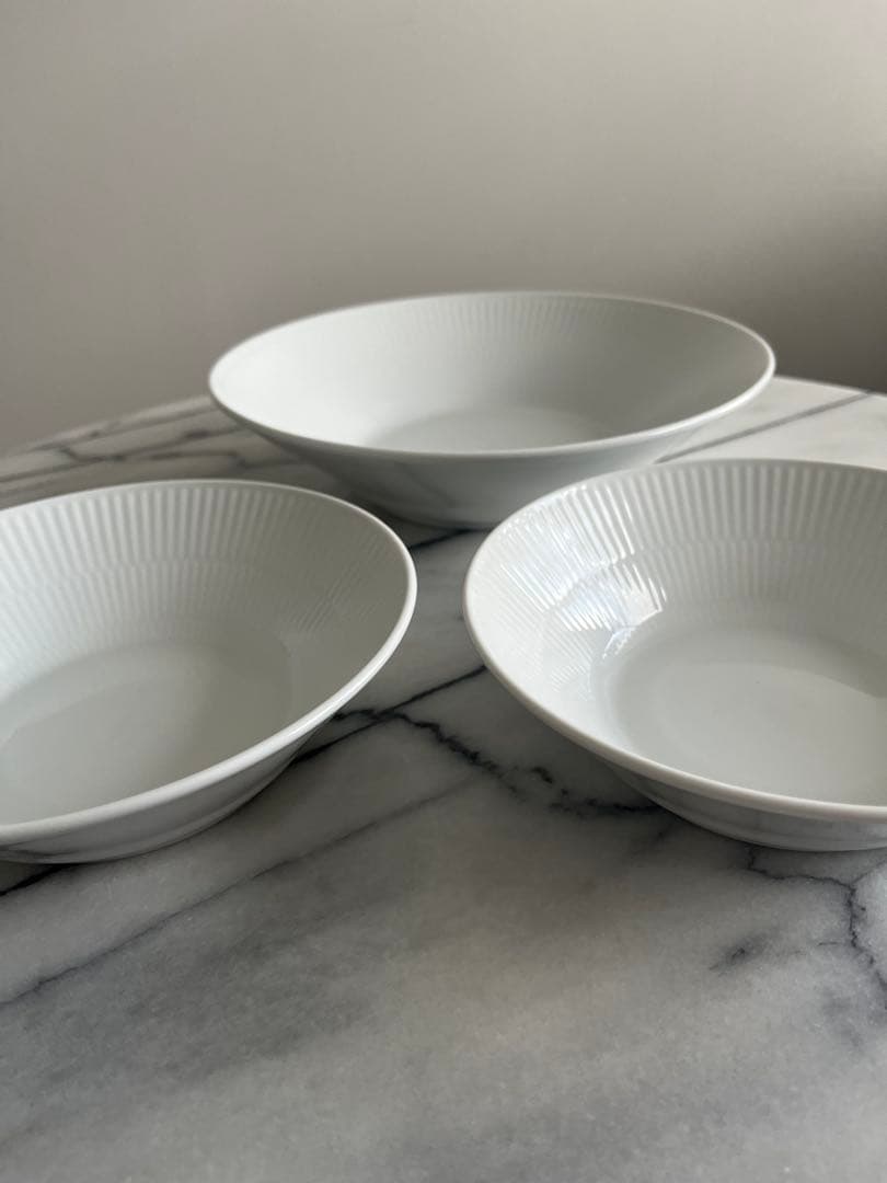 ロイヤルコペンハーゲン　ホワイトフルーテッド　ディープ　24cm 17cm