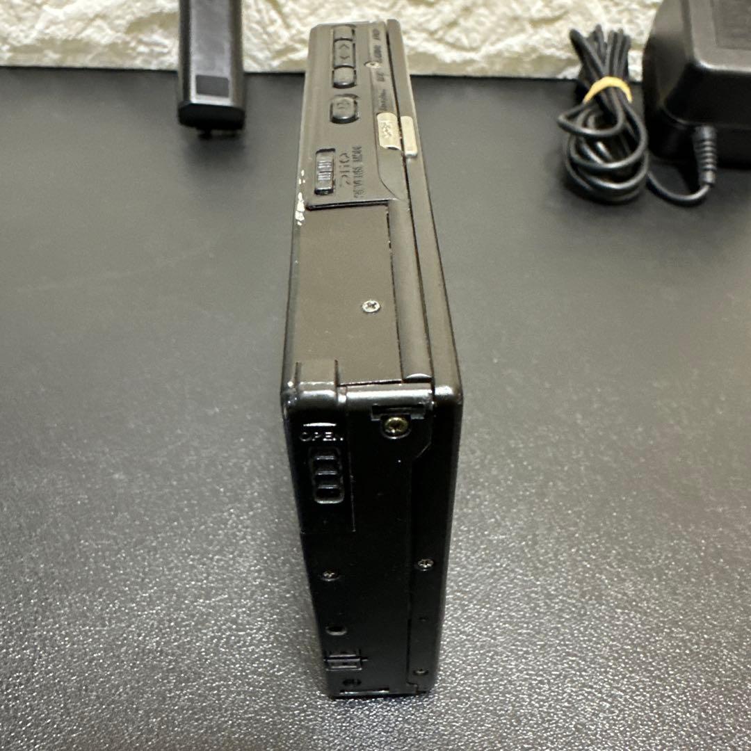 アイワAIWA HS-PL70ポータブルカセットプレーヤー通電確認済　ジャンク品