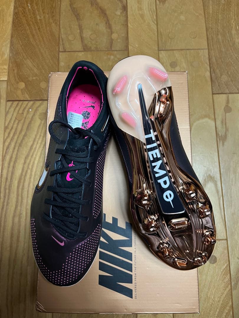 新品　超激レア　限定カラー　ナイキ　ティエンポ　レジェンド9 エリート FG